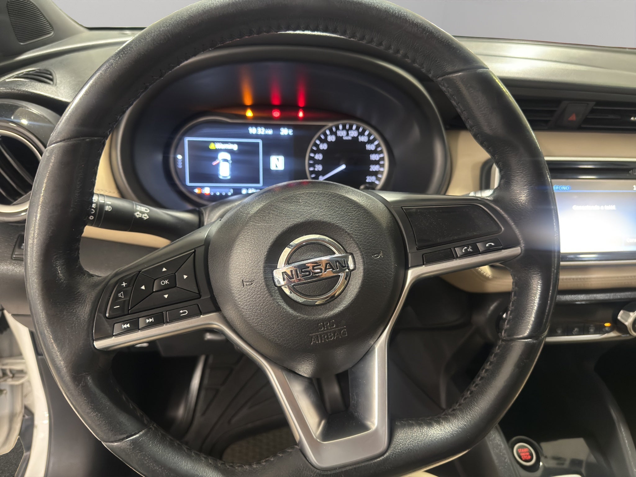 2018 Nissan Kicks VUD 5 pts. Exclusive, 1.6l, TA, a/ac. Aut., VE, piel, GPS, RA-17