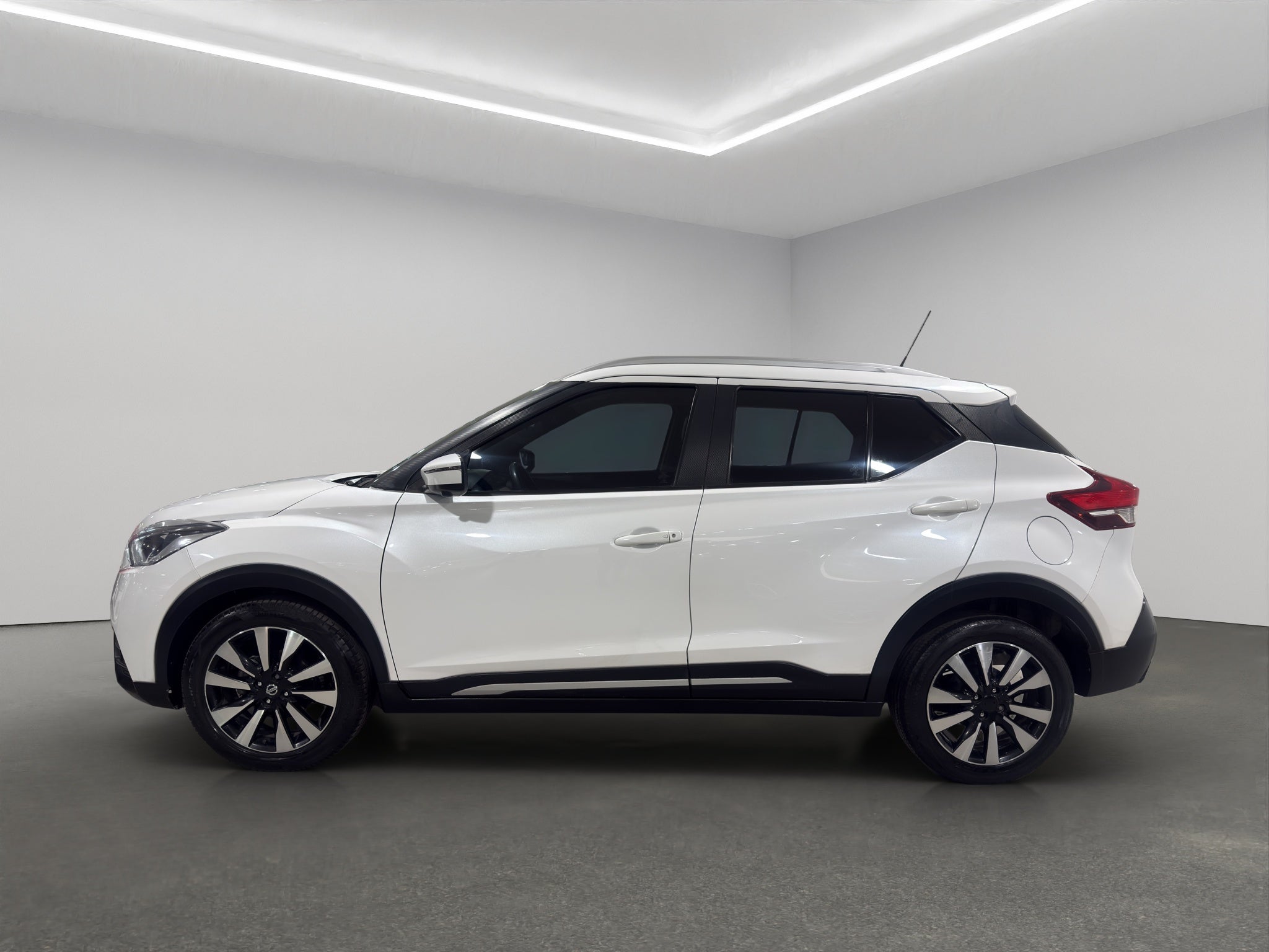 2018 Nissan Kicks VUD 5 pts. Exclusive, 1.6l, TA, a/ac. Aut., VE, piel, GPS, RA-17