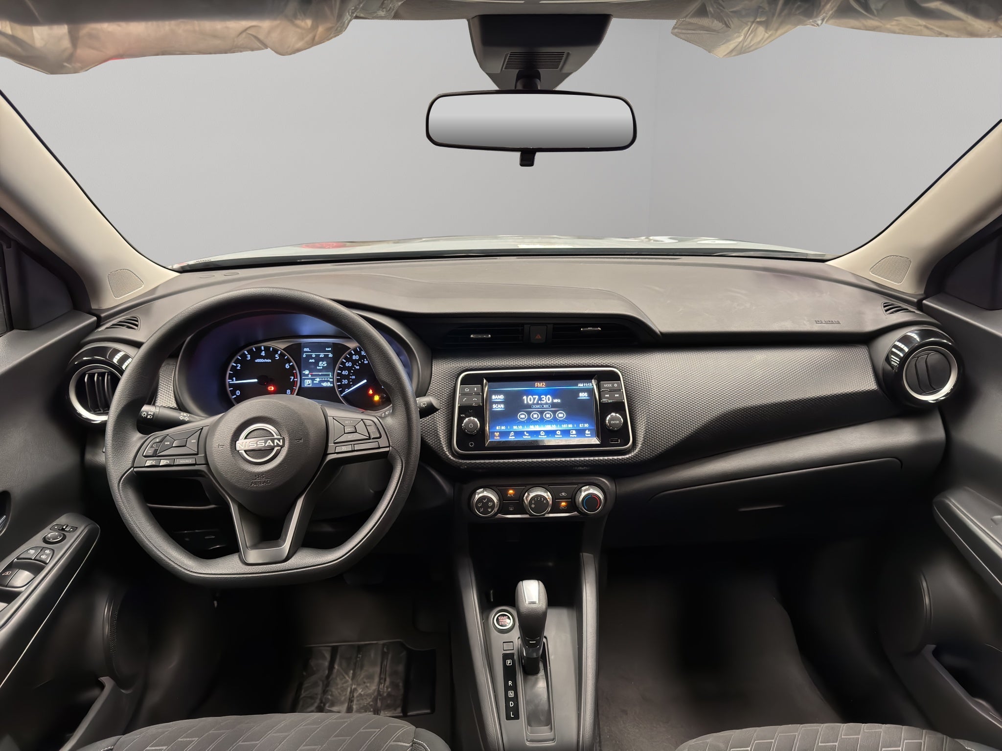 2025 Nissan Kicks VUD 5 pts. Play Advance, 1.6l, TM5, RA-17 (línea nueva)
