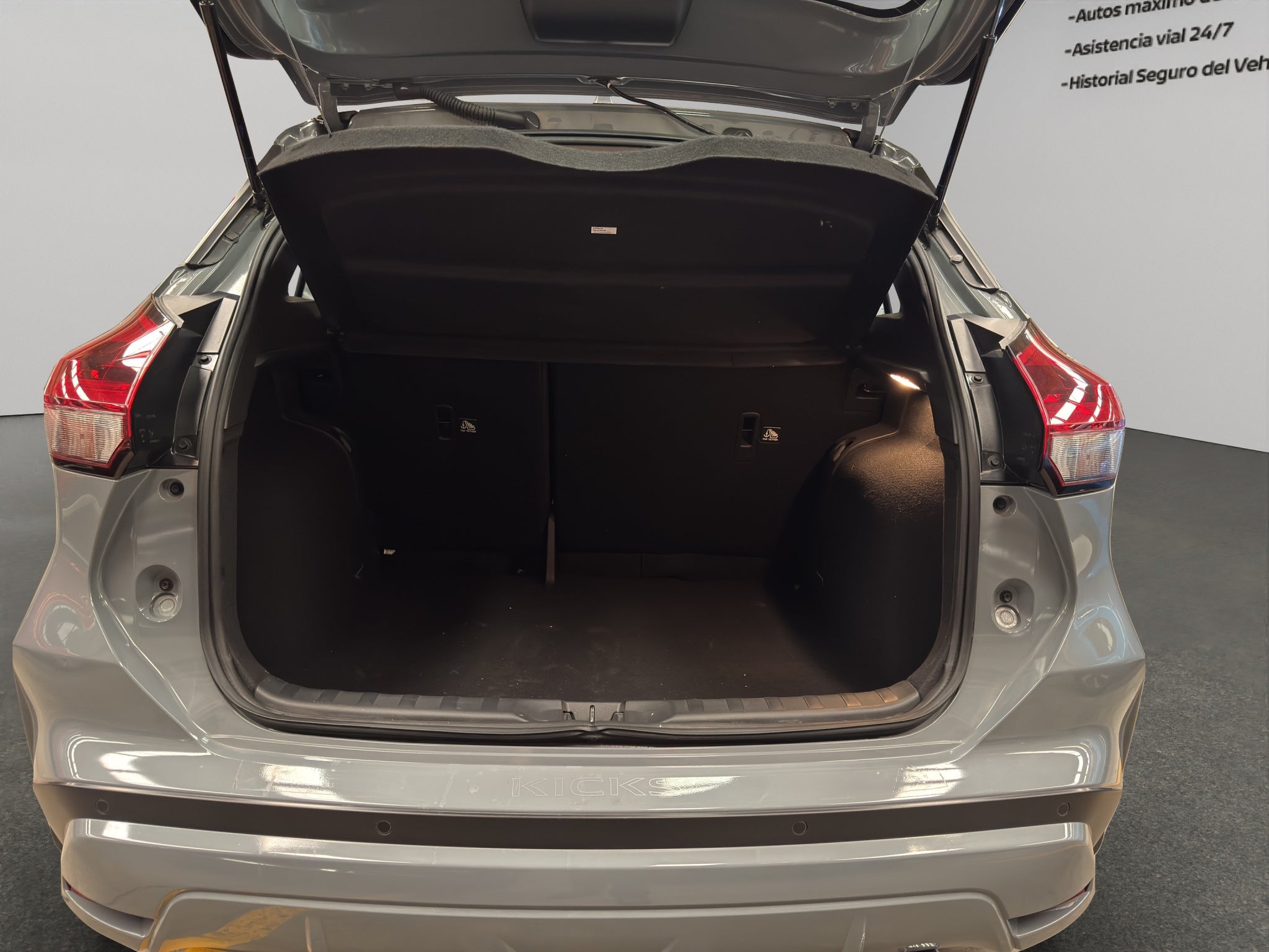 2025 Nissan Kicks VUD 5 pts. Play Advance, 1.6l, TM5, RA-17 (línea nueva)