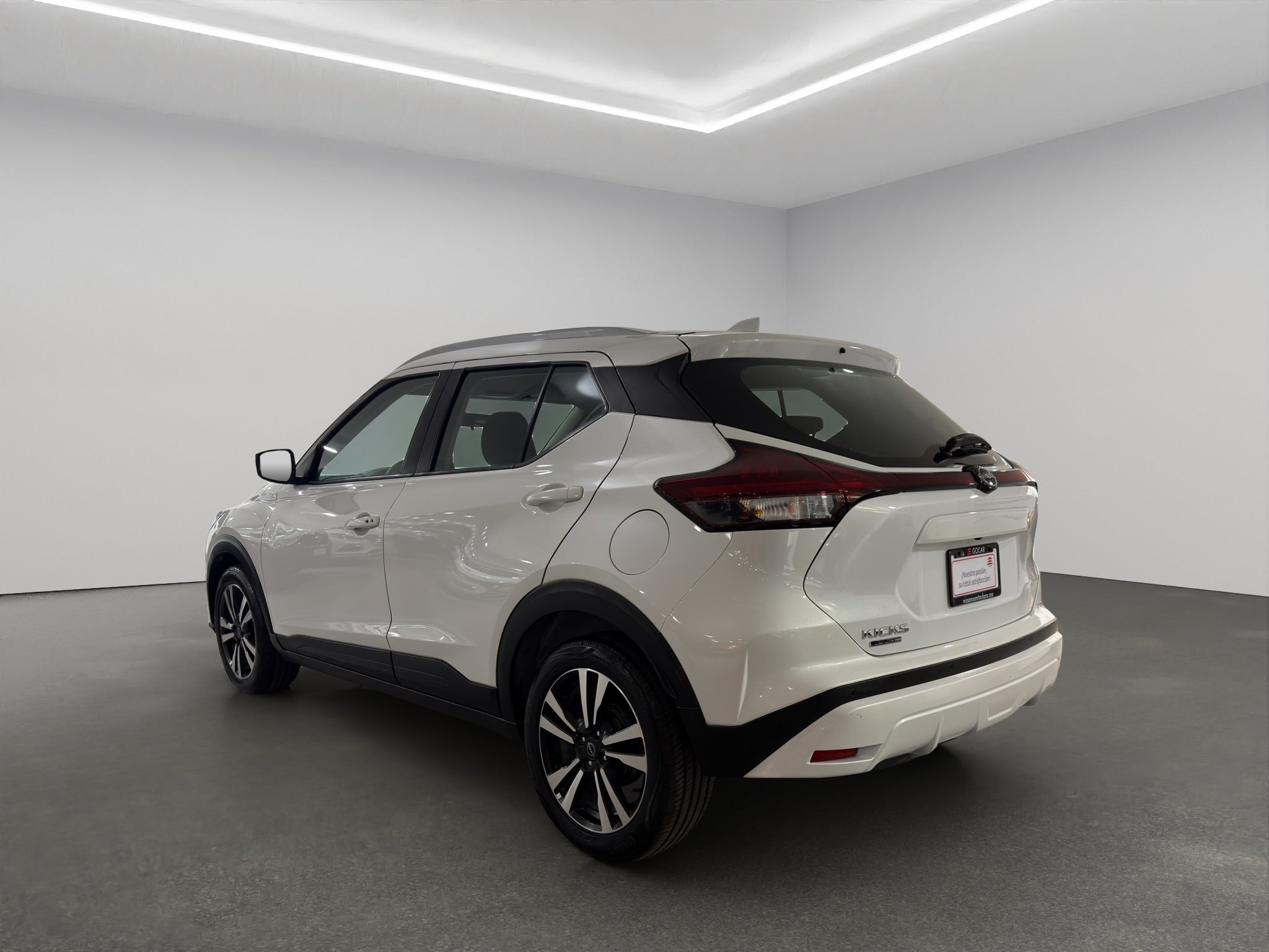 2024 Nissan Kicks VUD 5 pts. Advance, 1.6l, TM5, a/ac., VE, RA-16 (línea anterior)