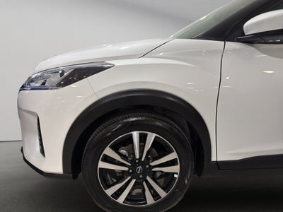 2024 Nissan Kicks VUD 5 pts. Advance, 1.6l, TM5, a/ac., VE, RA-16 (línea anterior)
