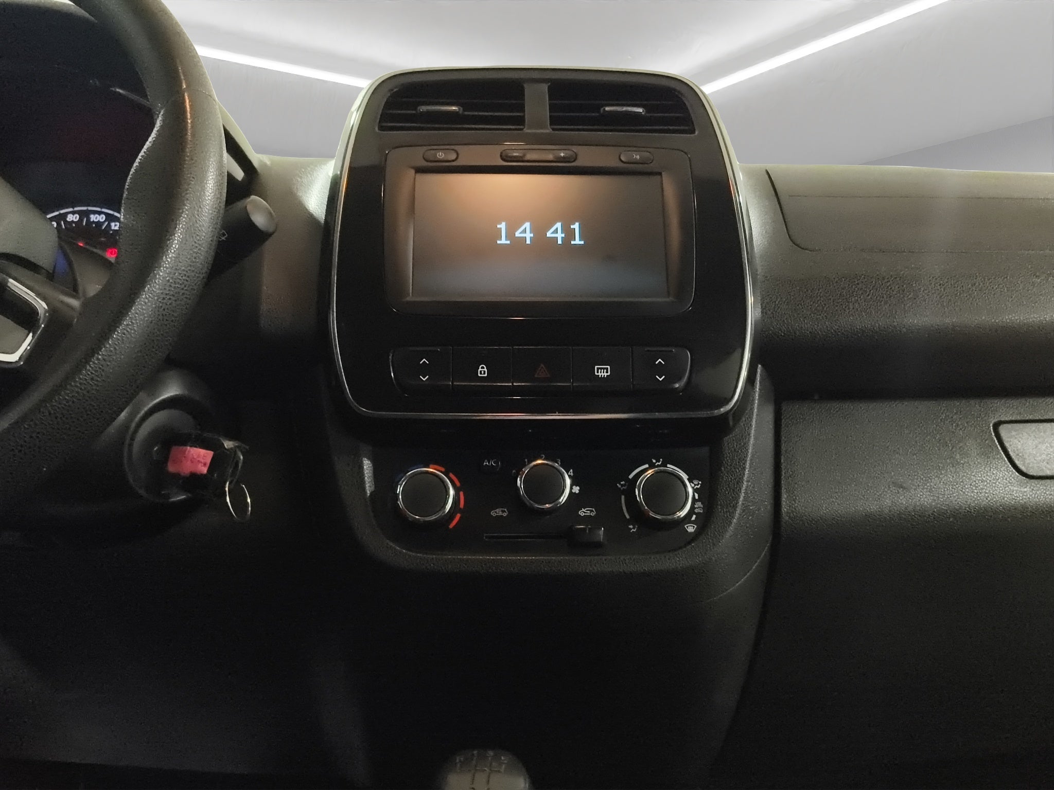 2021 Renault Kwid 5 pts. HB Iconic, TM5, a/ac., f. niebla, R-14