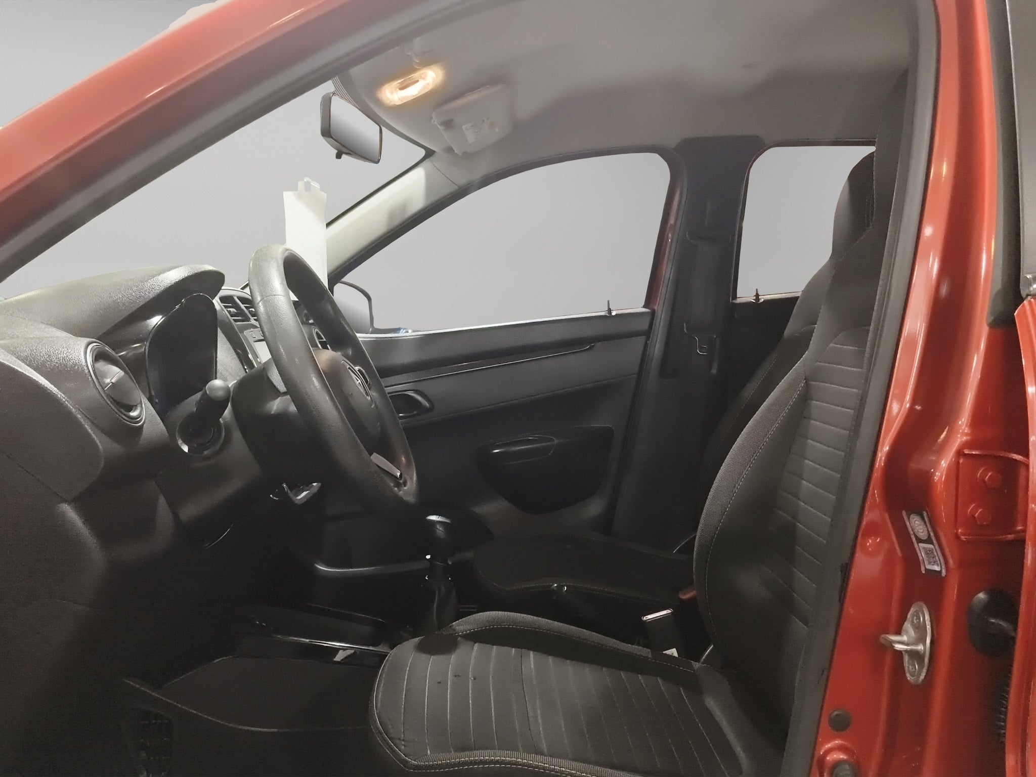 2021 Renault Kwid 5 pts. HB Iconic, TM5, a/ac., f. niebla, R-14