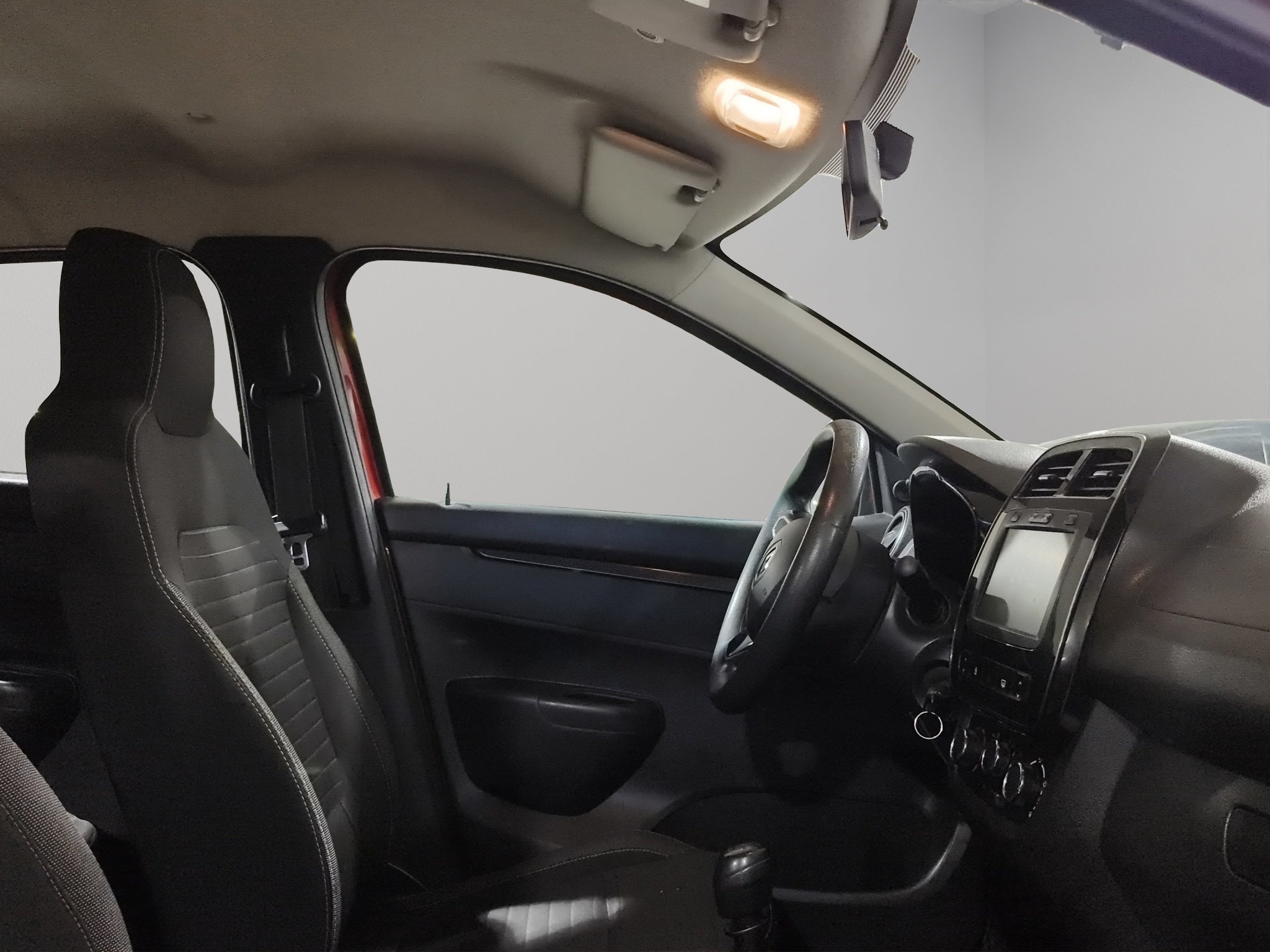 2021 Renault Kwid 5 pts. HB Iconic, TM5, a/ac., f. niebla, R-14