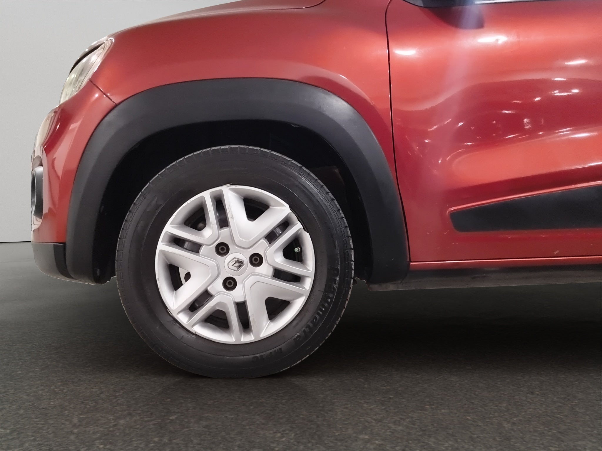 2021 Renault Kwid 5 pts. HB Iconic, TM5, a/ac., f. niebla, R-14