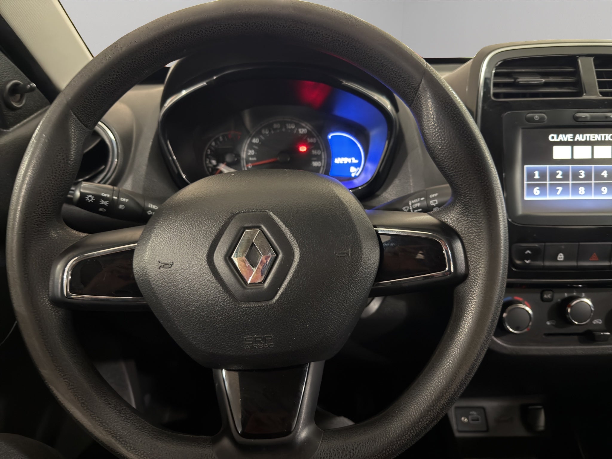 2020 Renault Kwid 5 pts. HB Iconic, TM5, a/ac., f. niebla, R-14