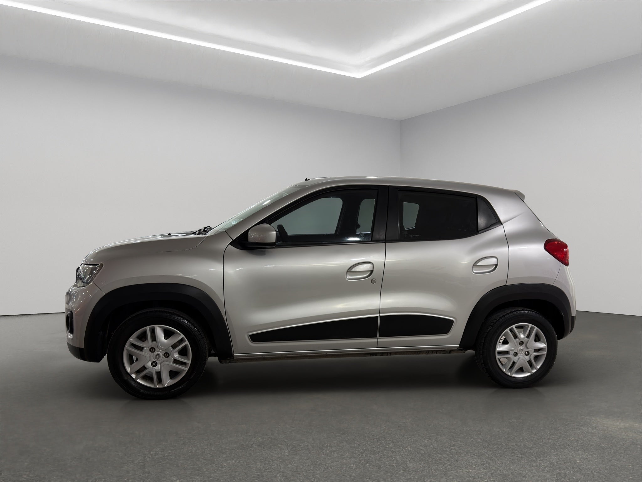 2020 Renault Kwid 5 pts. HB Iconic, TM5, a/ac., f. niebla, R-14