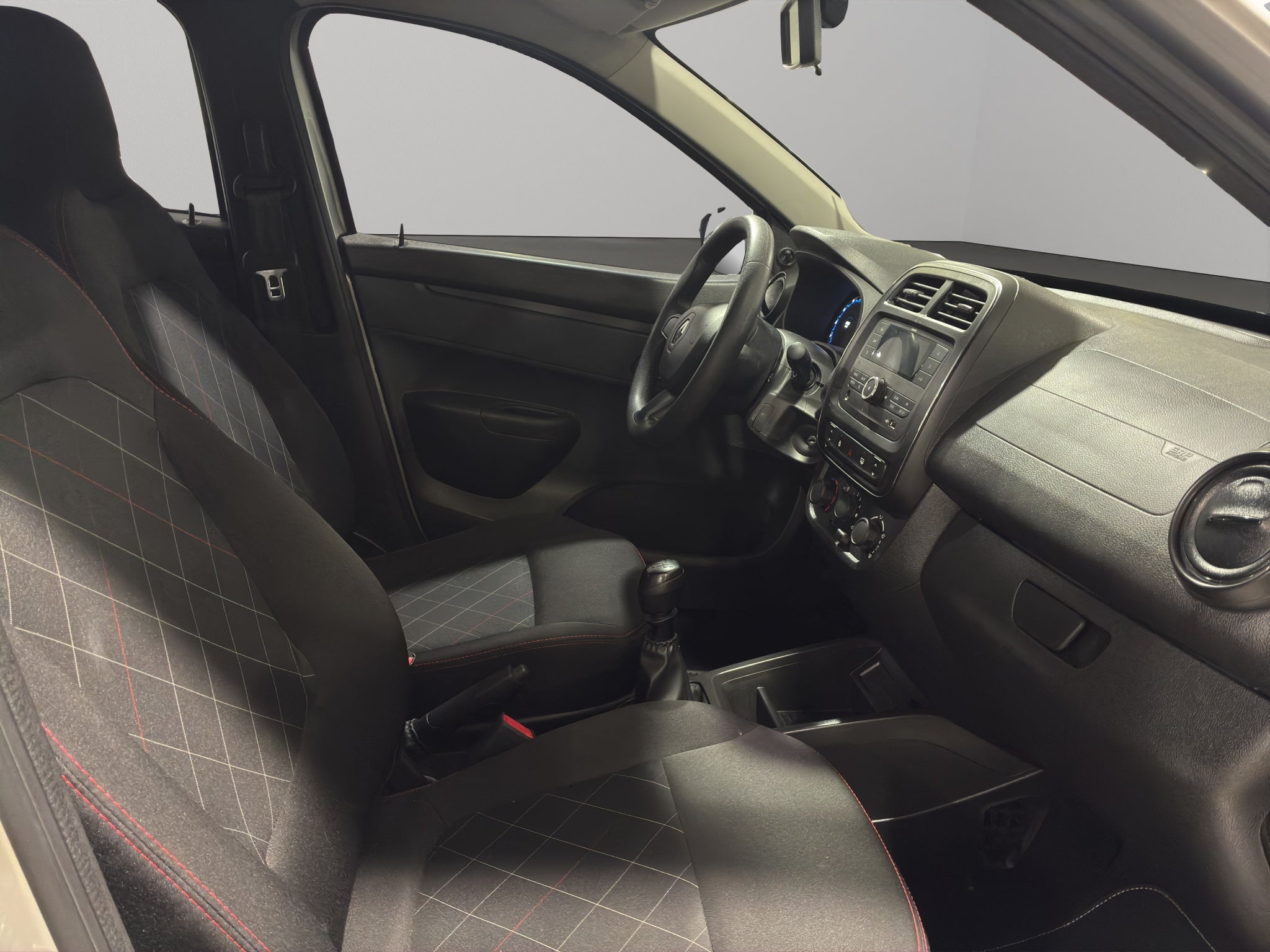 2025 Renault Kwid 5 pts. HB Intens, TM5, a/ac., R-14