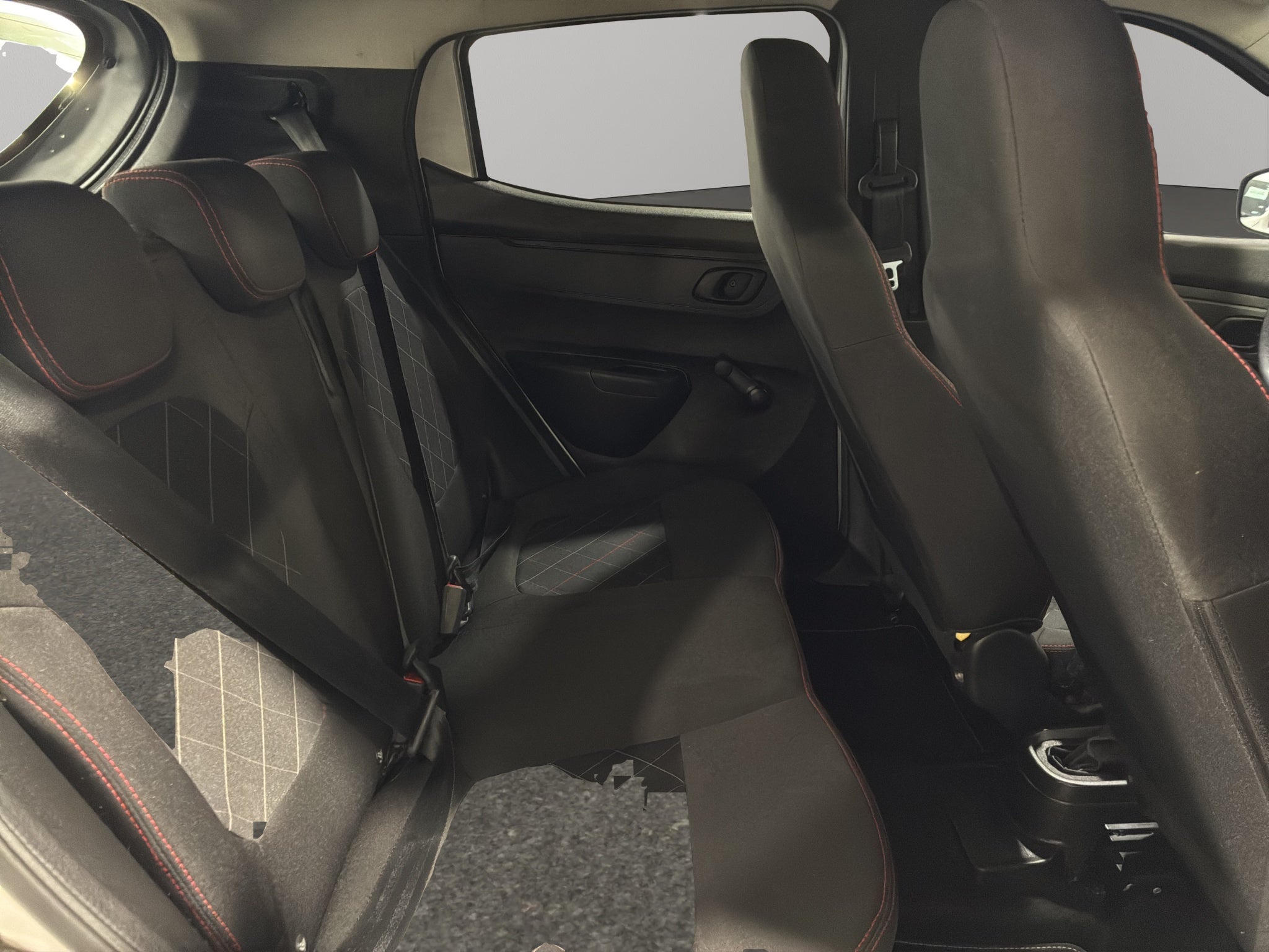 2025 Renault Kwid 5 pts. HB Intens, TM5, a/ac., R-14