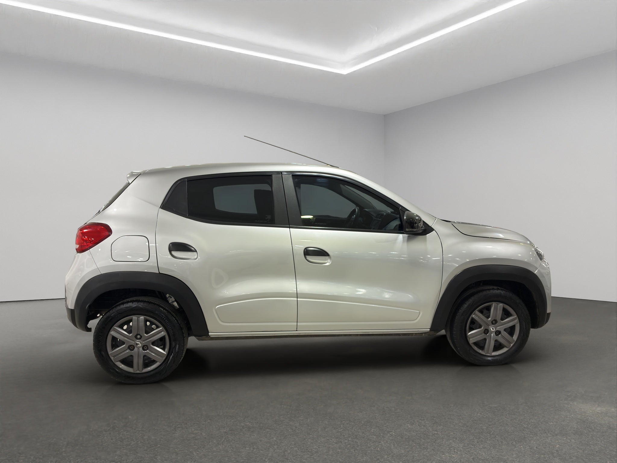 2025 Renault Kwid 5 pts. HB Intens, TM5, a/ac., R-14