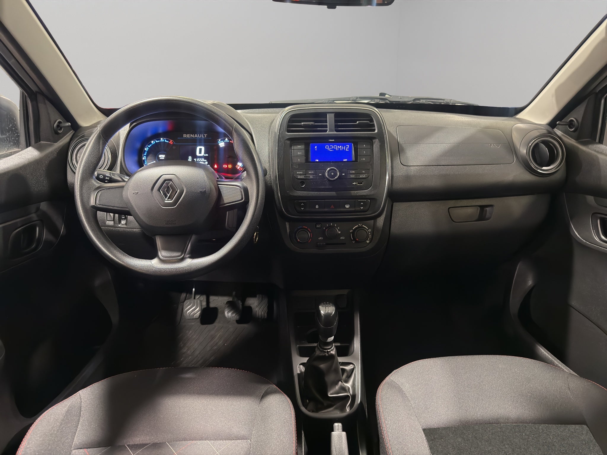 2025 Renault Kwid 5 pts. HB Intens, TM5, a/ac., R-14