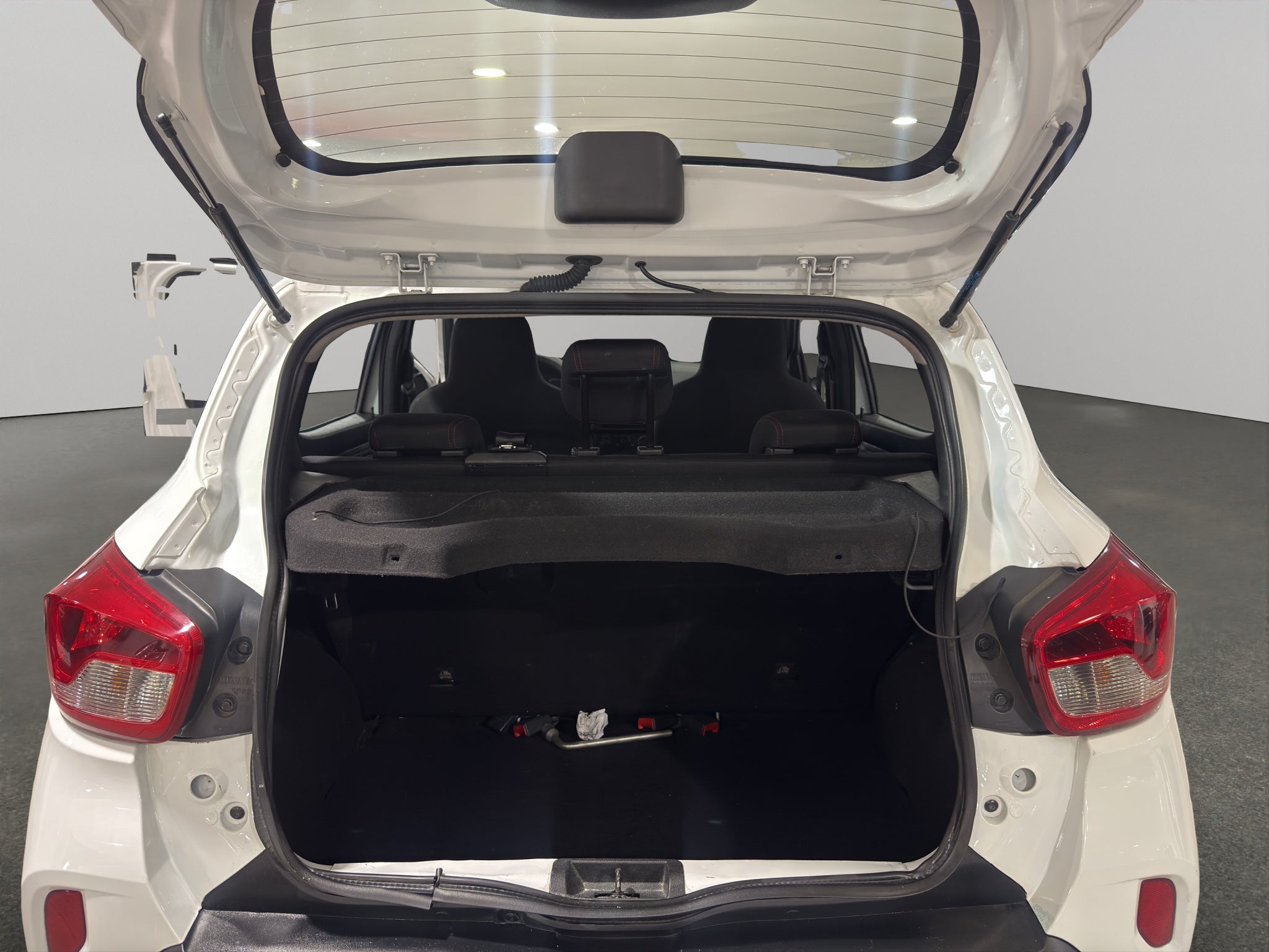 2025 Renault Kwid 5 pts. HB Intens, TM5, a/ac., R-14