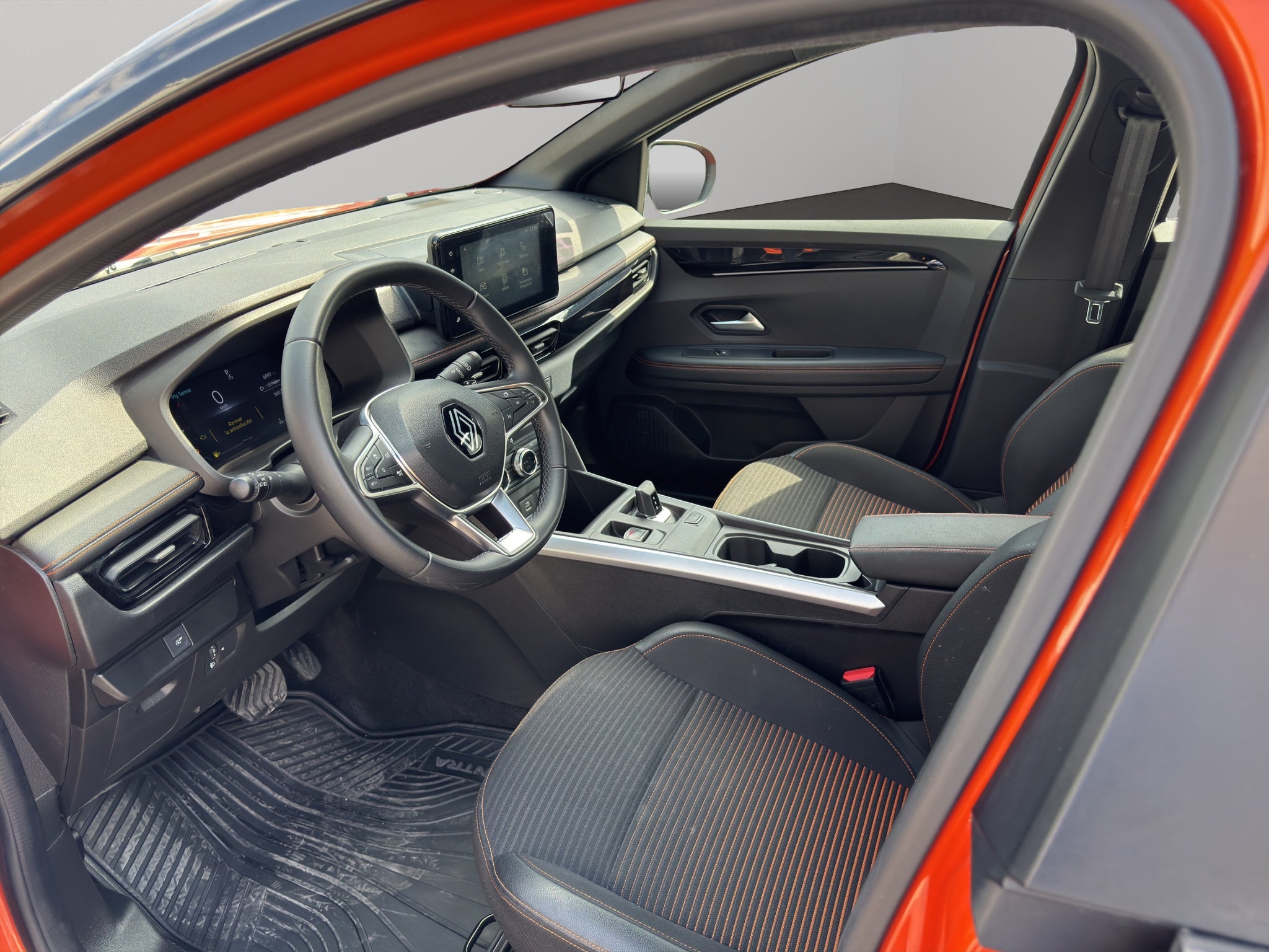 2025 Renault Kardian VUD 5 pts. Premiere Edition, 1.0T, TA, a/ac., f. niebla, RA-17 bitono