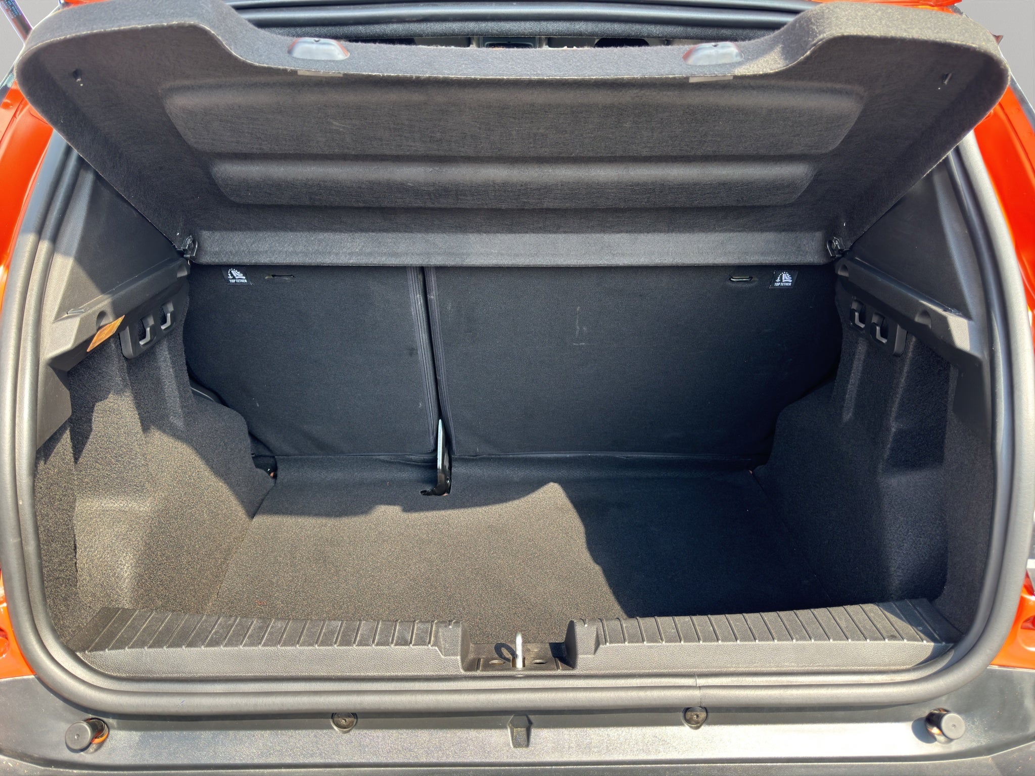 2025 Renault Kardian VUD 5 pts. Premiere Edition, 1.0T, TA, a/ac., f. niebla, RA-17 bitono