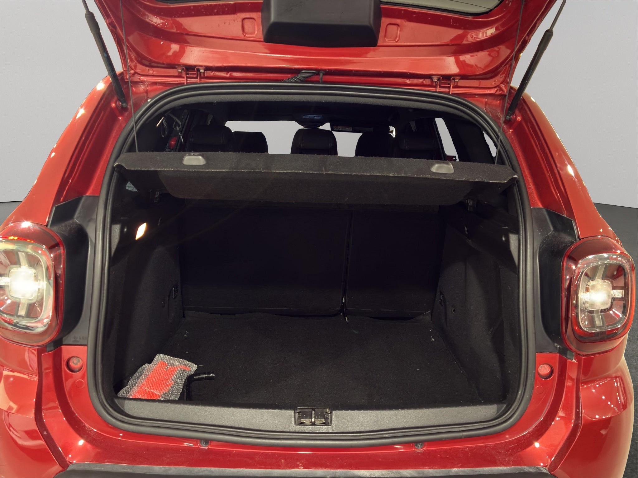 2024 Renault Duster VUD 5 pts. Iconic, 1.3T, TA, a/ac. Aut., botón encend., RA-17