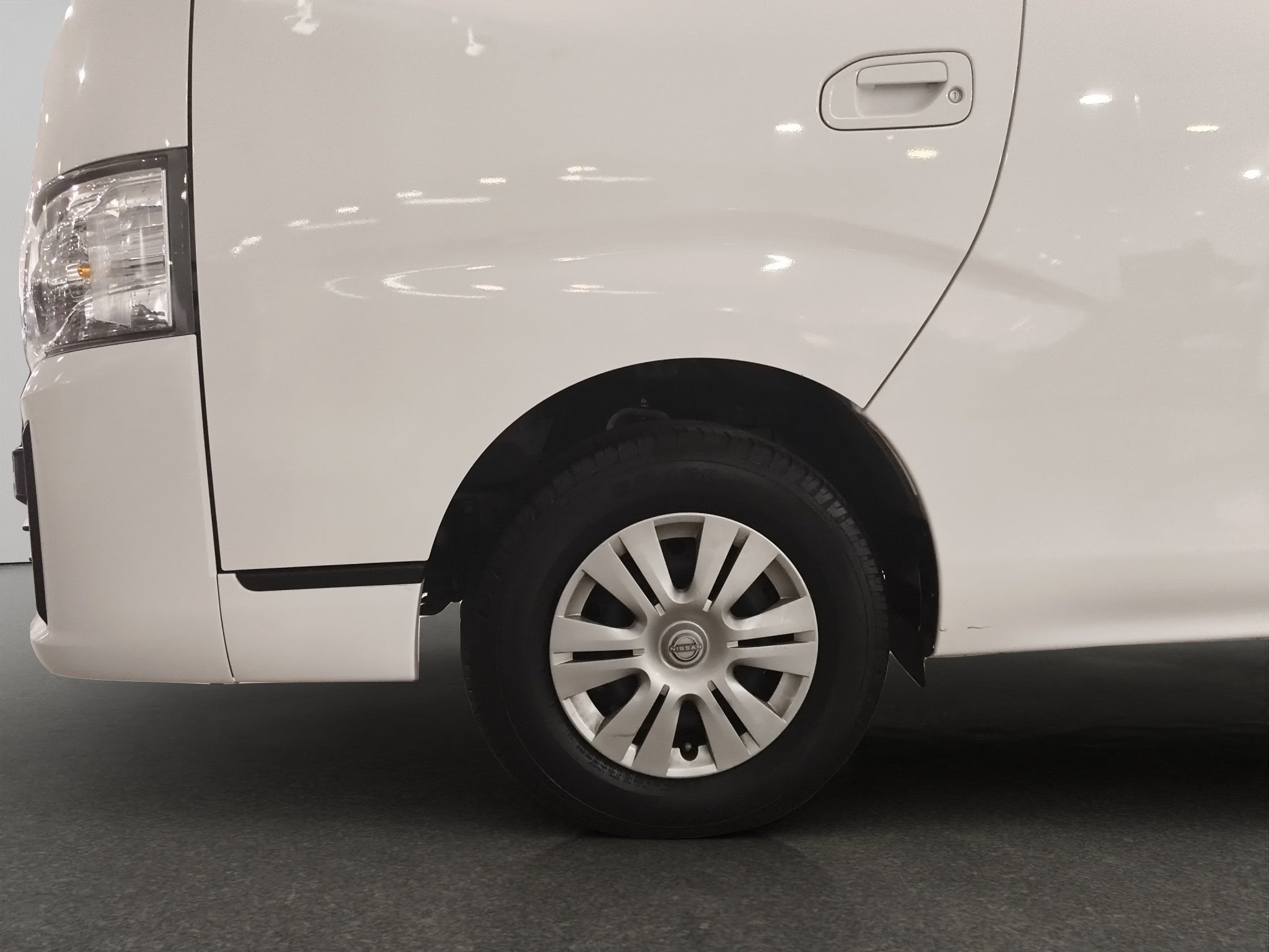 2022 Nissan Urvan Pasajeros 4 pts. TM5, a/ac., VE, 12 pas.