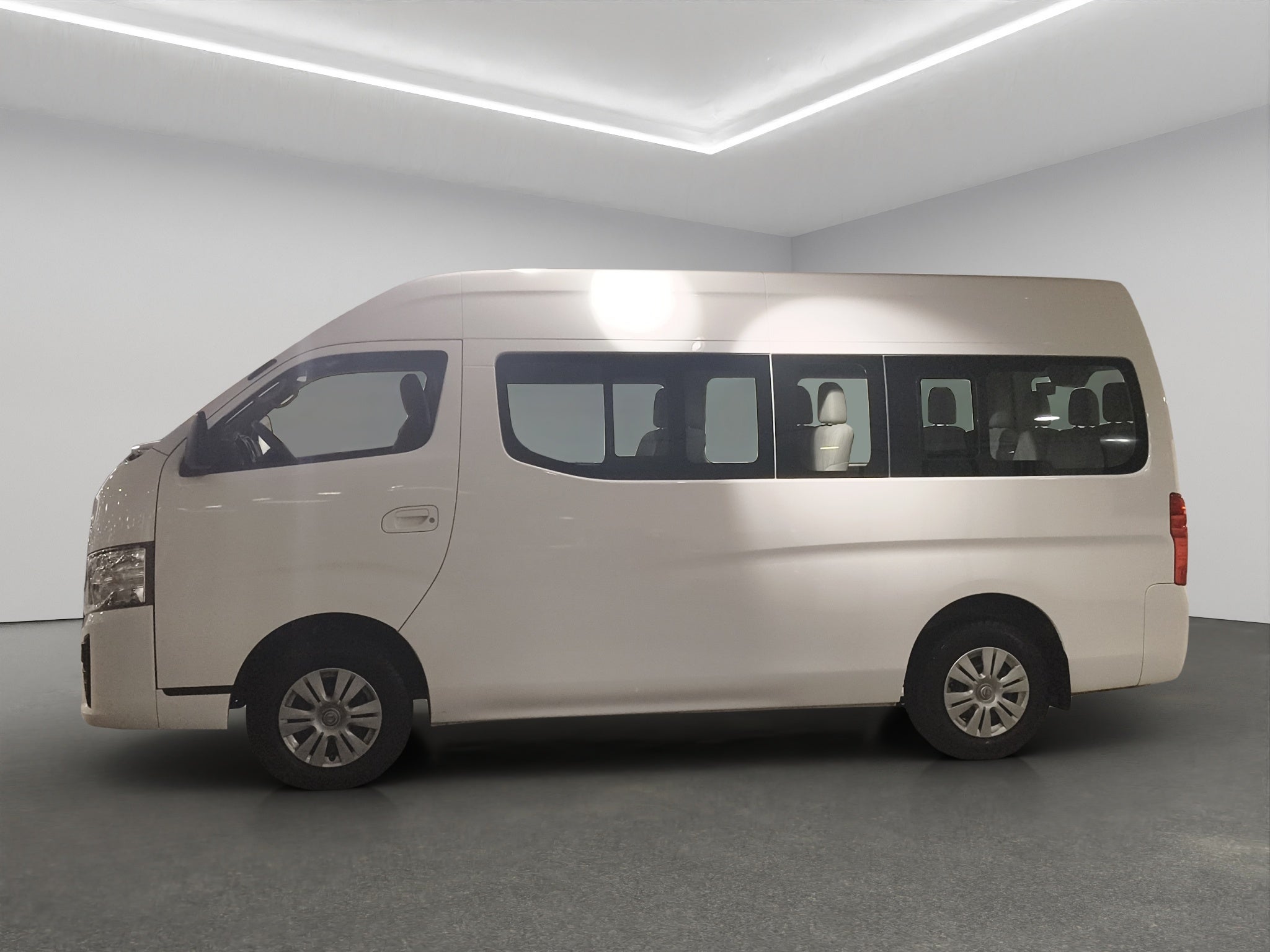 2022 Nissan Urvan Pasajeros 4 pts. TM5, a/ac., VE, 12 pas.
