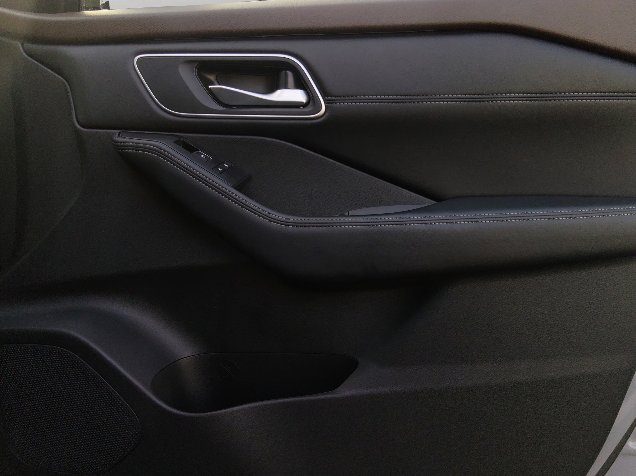 2025 Nissan X-Trail VUD 5 pts. Platinum Plus, TA, piel, QCP, GPS, ADAS, RA-19