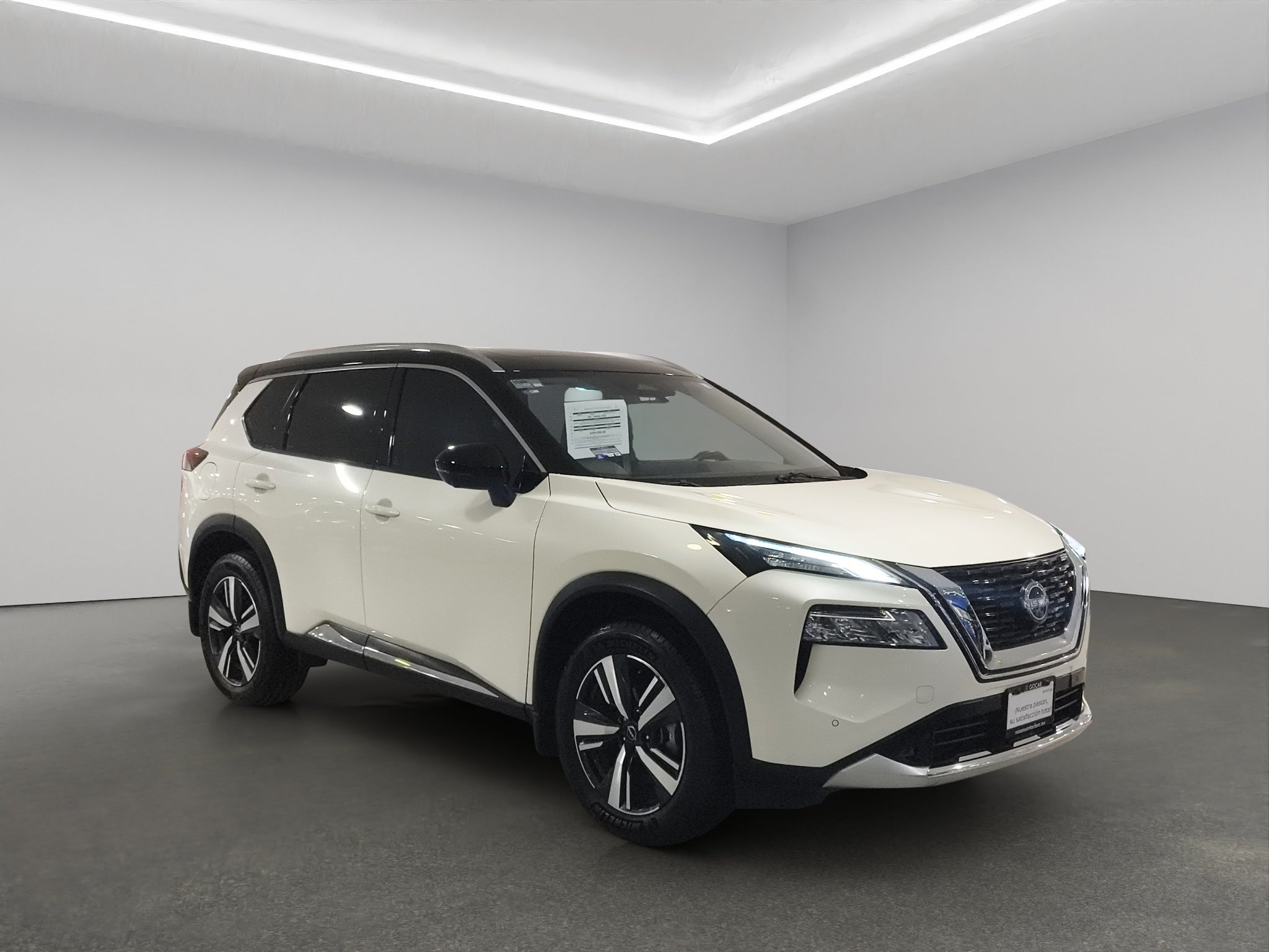 2025 Nissan X-Trail VUD 5 pts. Platinum, TA, piel, QCP, GPS, RA-19