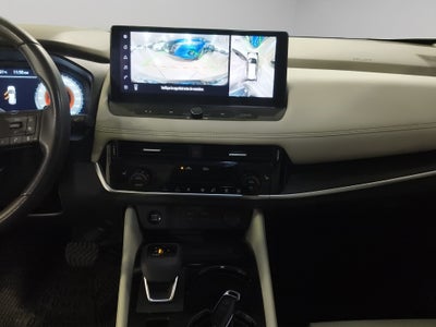 2025 Nissan X-Trail VUD 5 pts. Platinum, TA, piel, QCP, GPS, RA-19