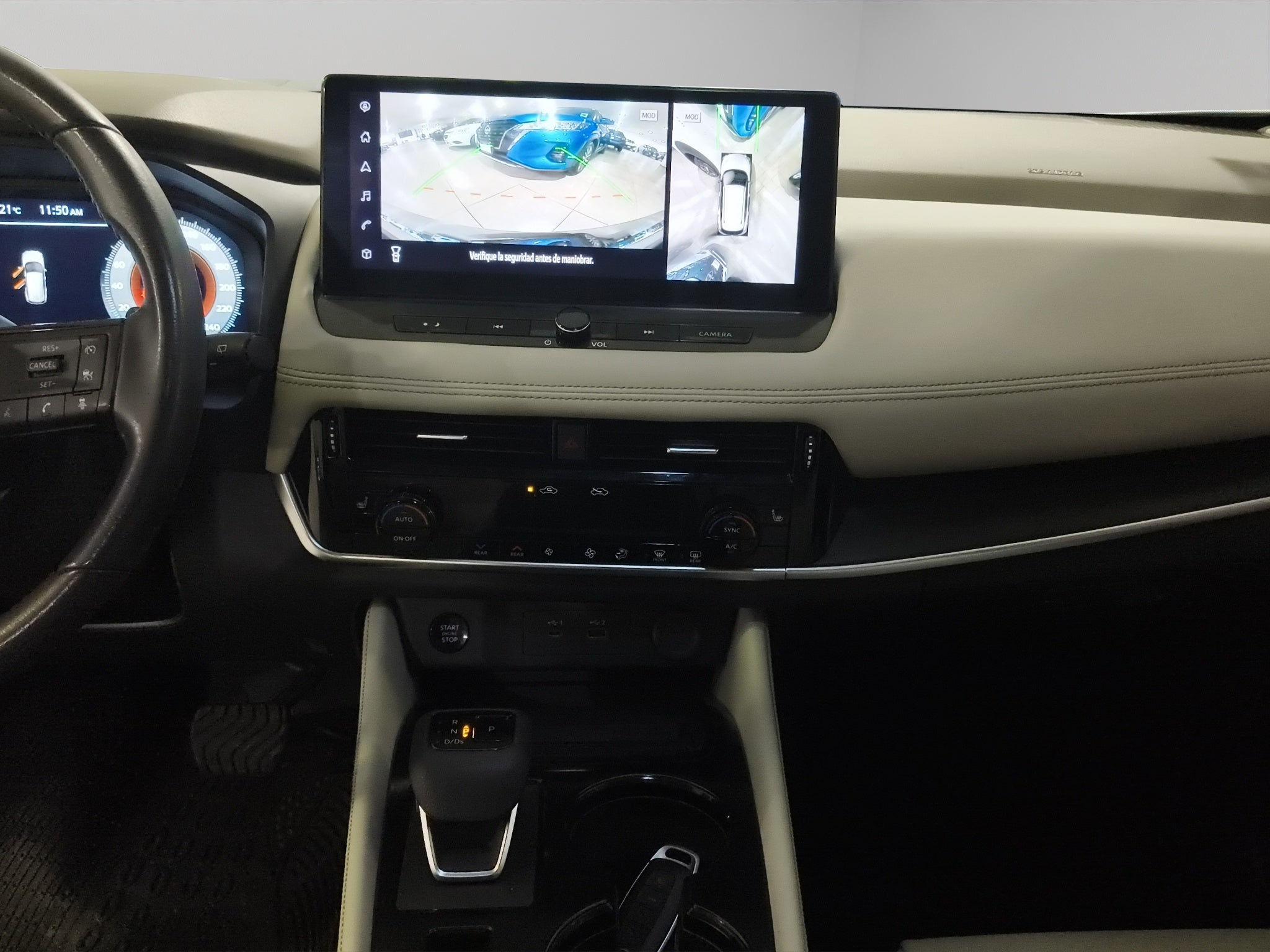 2025 Nissan X-Trail VUD 5 pts. Platinum, TA, piel, QCP, GPS, RA-19