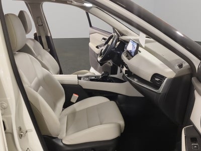 2025 Nissan X-Trail VUD 5 pts. Platinum, TA, piel, QCP, GPS, RA-19