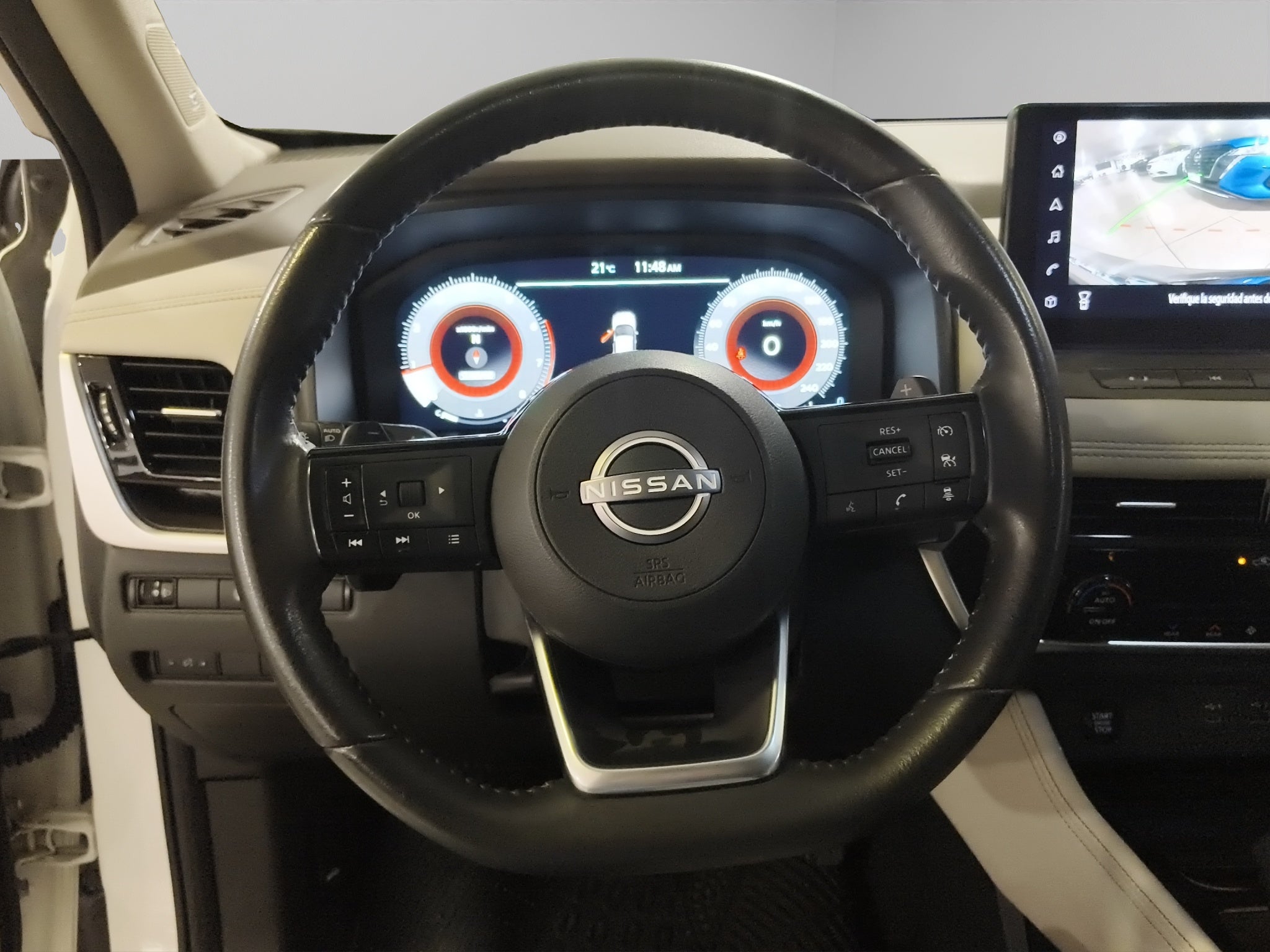 2025 Nissan X-Trail VUD 5 pts. Platinum, TA, piel, QCP, GPS, RA-19