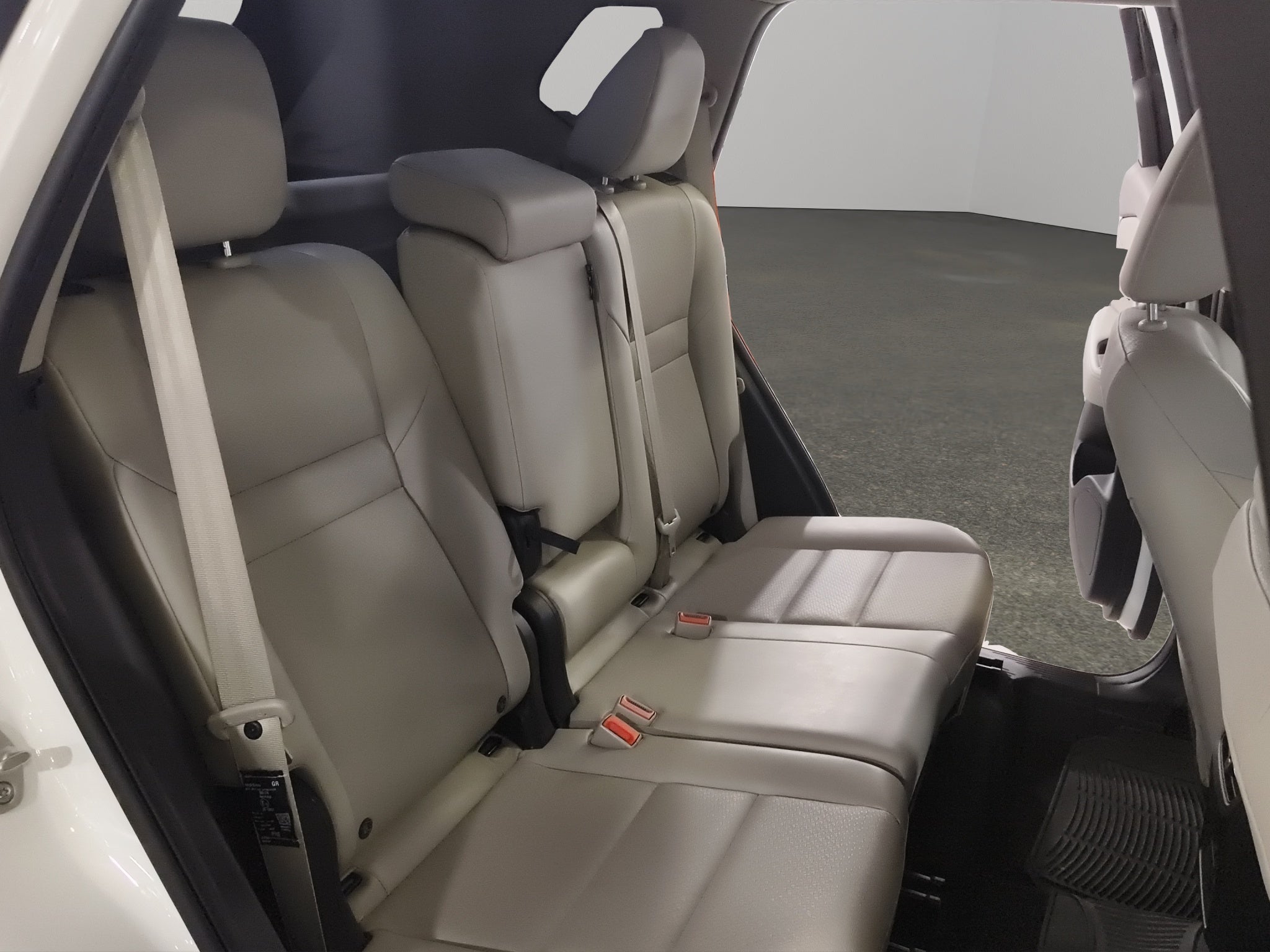 2025 Nissan X-Trail VUD 5 pts. Platinum, TA, piel, QCP, GPS, RA-19