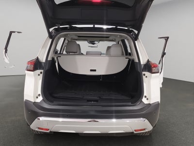 2025 Nissan X-Trail VUD 5 pts. Platinum, TA, piel, QCP, GPS, RA-19
