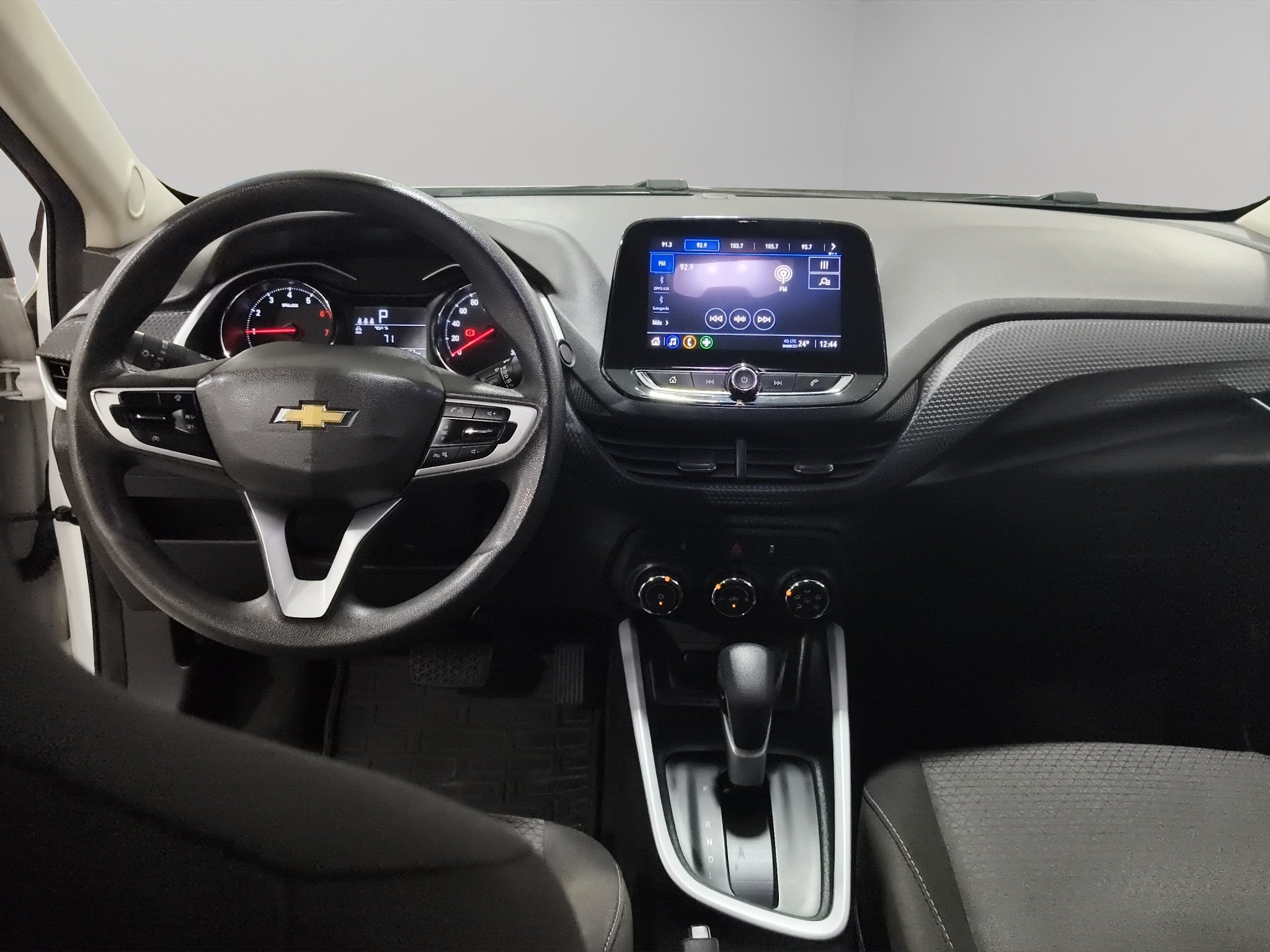 2023 Chevrolet Onix 4 pts. LT, 1.0T, TA, a/ac. Aut., VE, BA, RA-16