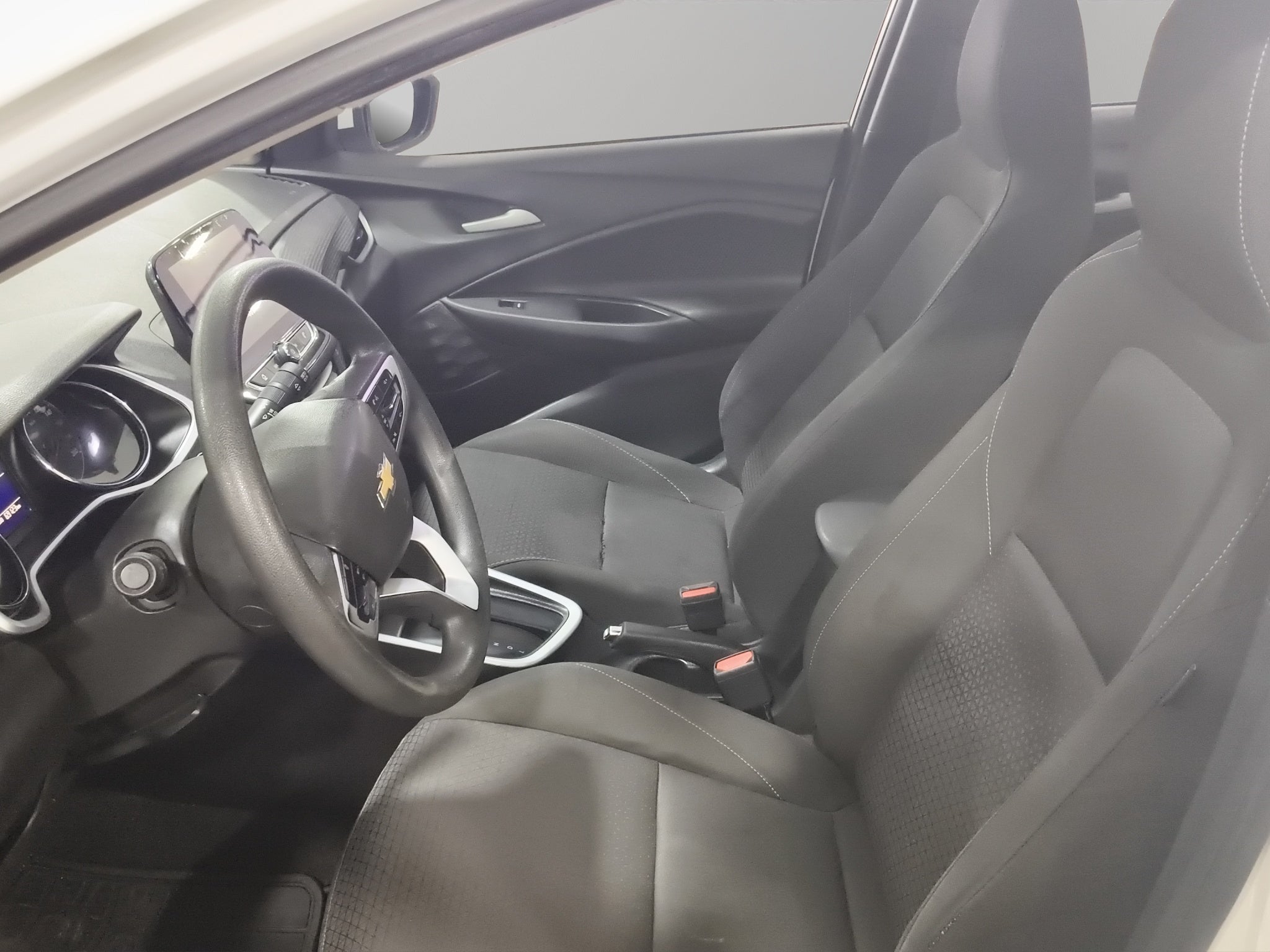 2023 Chevrolet Onix 4 pts. LT, 1.0T, TA, a/ac. Aut., VE, BA, RA-16