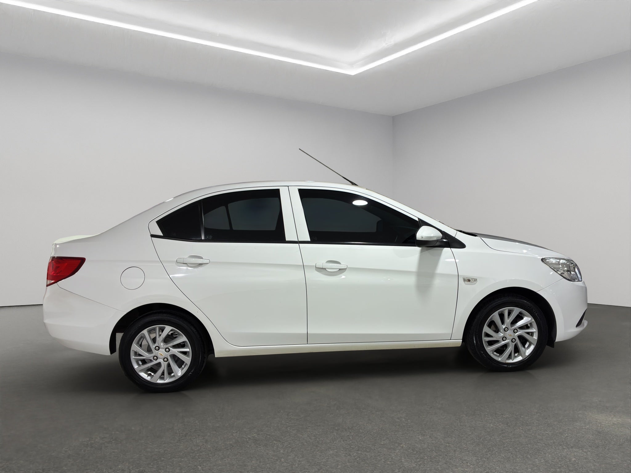 2023 Chevrolet Aveo 4 pts. LT, TM5, a/ac. Aut., f. niebla, RA-15 (línea anterior)