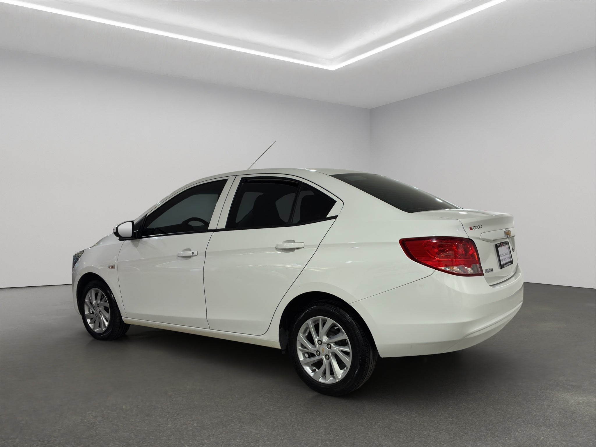 2023 Chevrolet Aveo 4 pts. LT, TM5, a/ac. Aut., f. niebla, RA-15 (línea anterior)