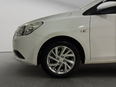 2023 Chevrolet Aveo 4 pts. LT, TM5, a/ac. Aut., f. niebla, RA-15 (línea anterior)