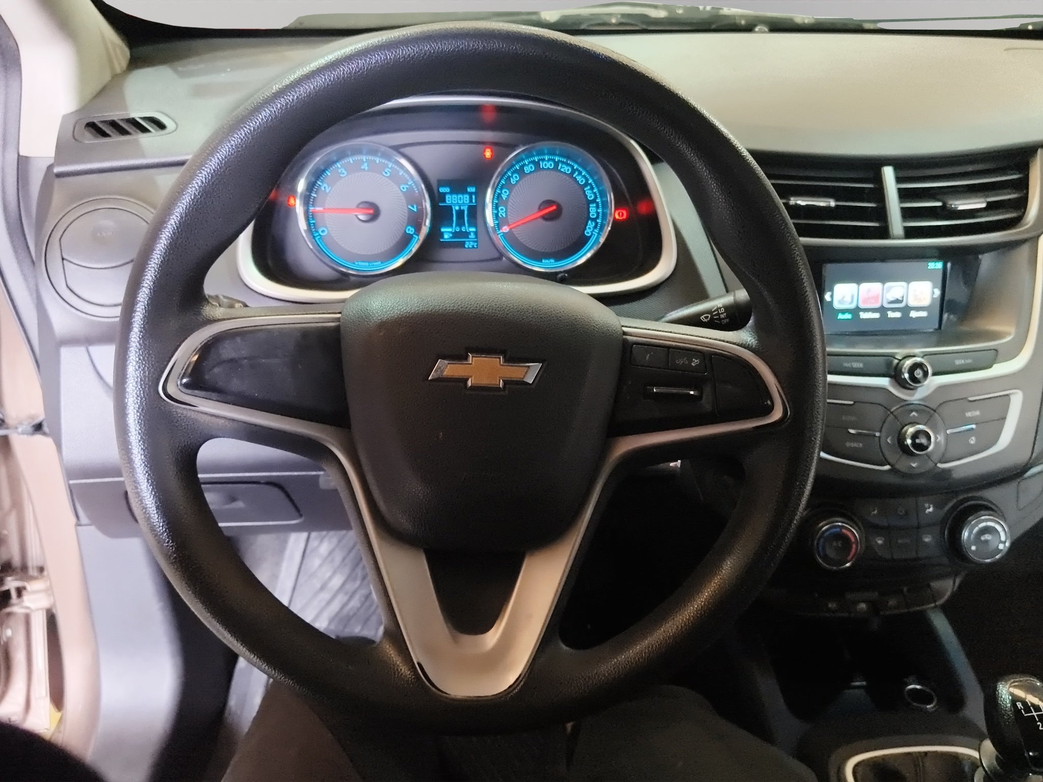 2020 Chevrolet Aveo 4 pts. LT, TM5, a/ac. Aut., f. niebla, RA-15