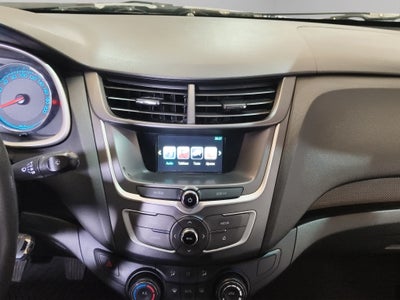 2020 Chevrolet Aveo 4 pts. LT, TM5, a/ac. Aut., f. niebla, RA-15