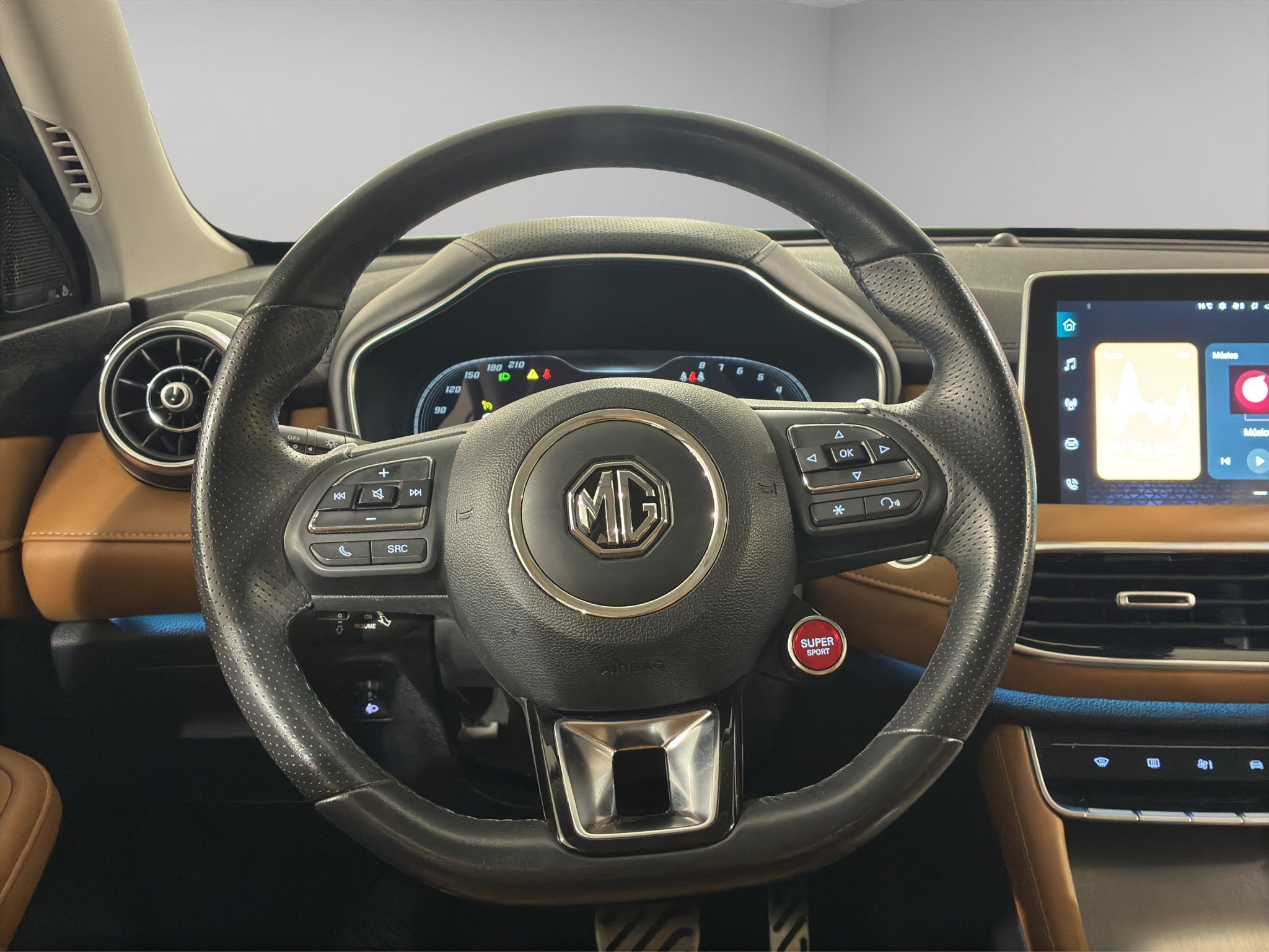 2024 MG HS VUD 5 pts. Trophy Pack, piel, astos. cubo, TP, RA-18 (línea nueva)