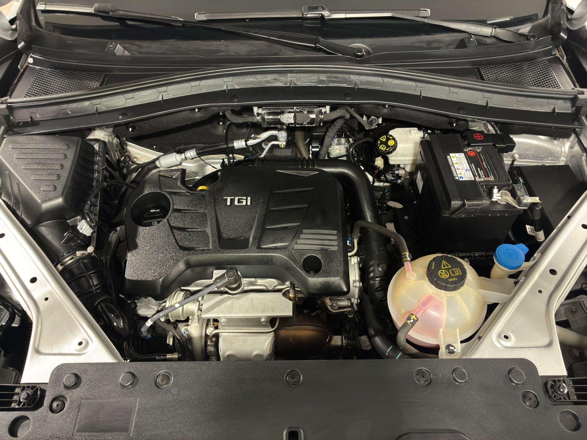 2024 MG HS VUD 5 pts. Trophy Pack, piel, astos. cubo, TP, RA-18 (línea nueva)