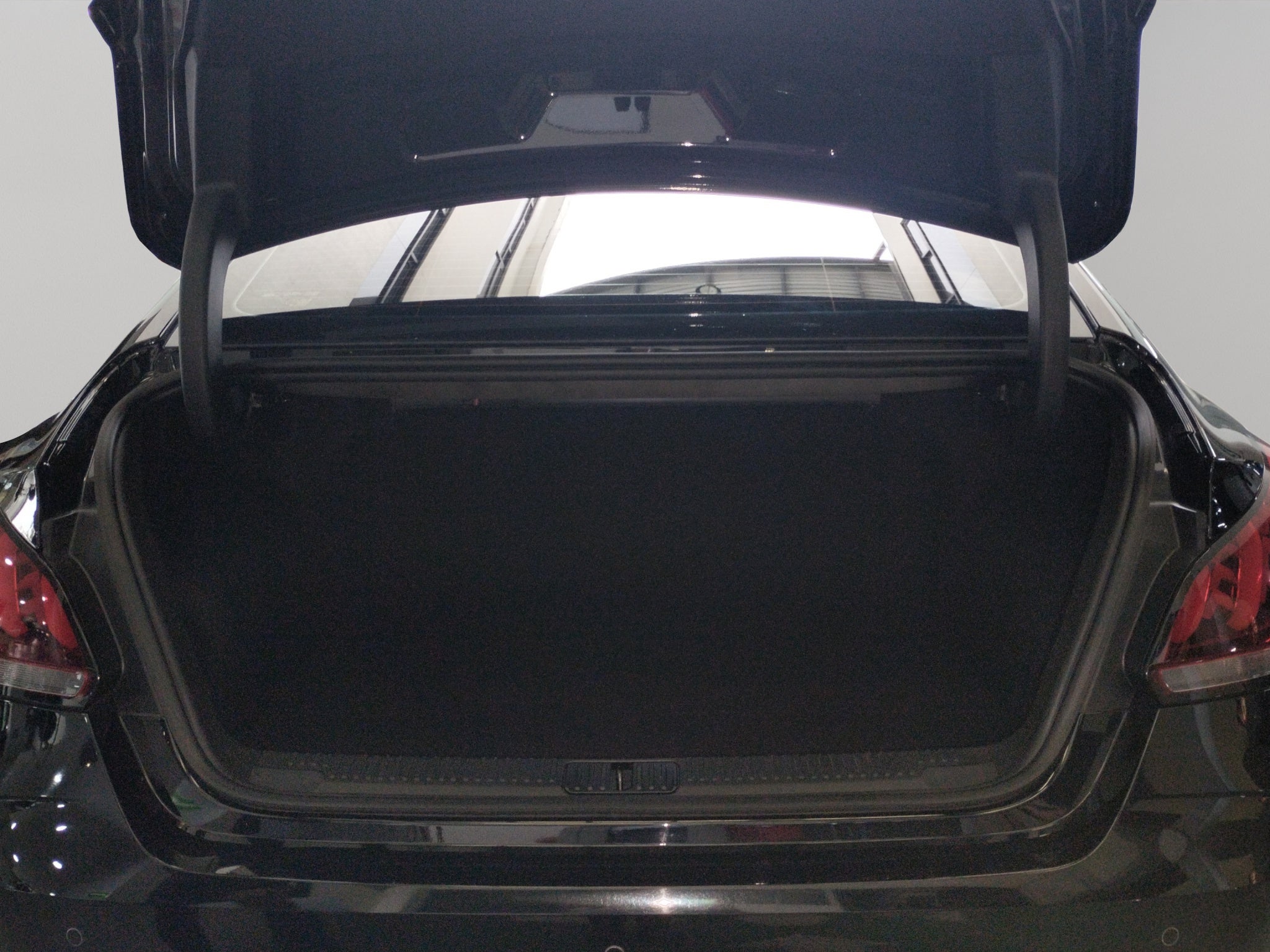 2024 MG GT 4 pts. Alpha, 1.5T, TA, piel, QC, cambios al volante, RA-17