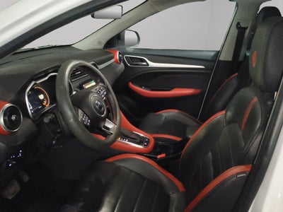 2023 MG ZS VUD 5 pts. Elegance, 1.5l, TA, piel, TP, RA-17 bitono