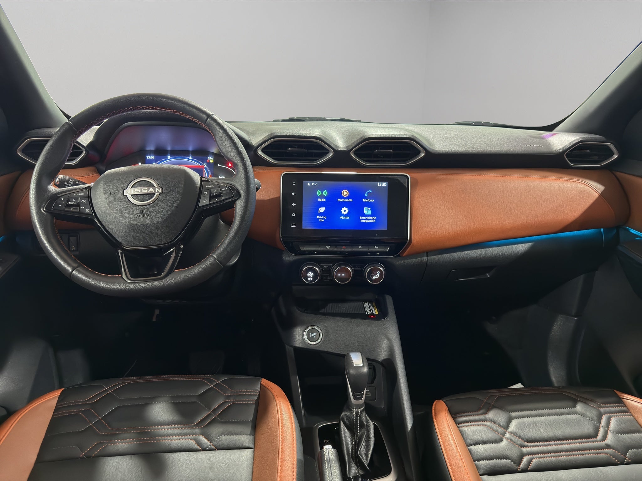 2026 Nissan Magnite VUD 5 pts. Exclusive, 1.0T, TM5, piel, RA-16