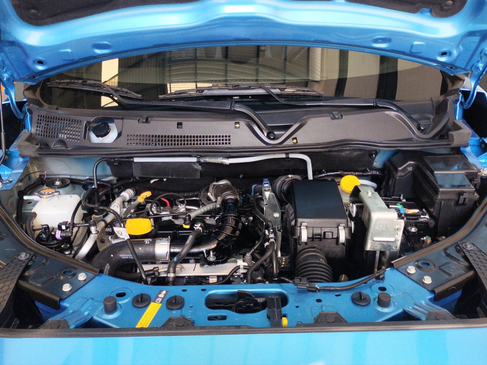 2025 Nissan Magnite VUD 5 pts. Advance, 1.0T, TM5, RA-16