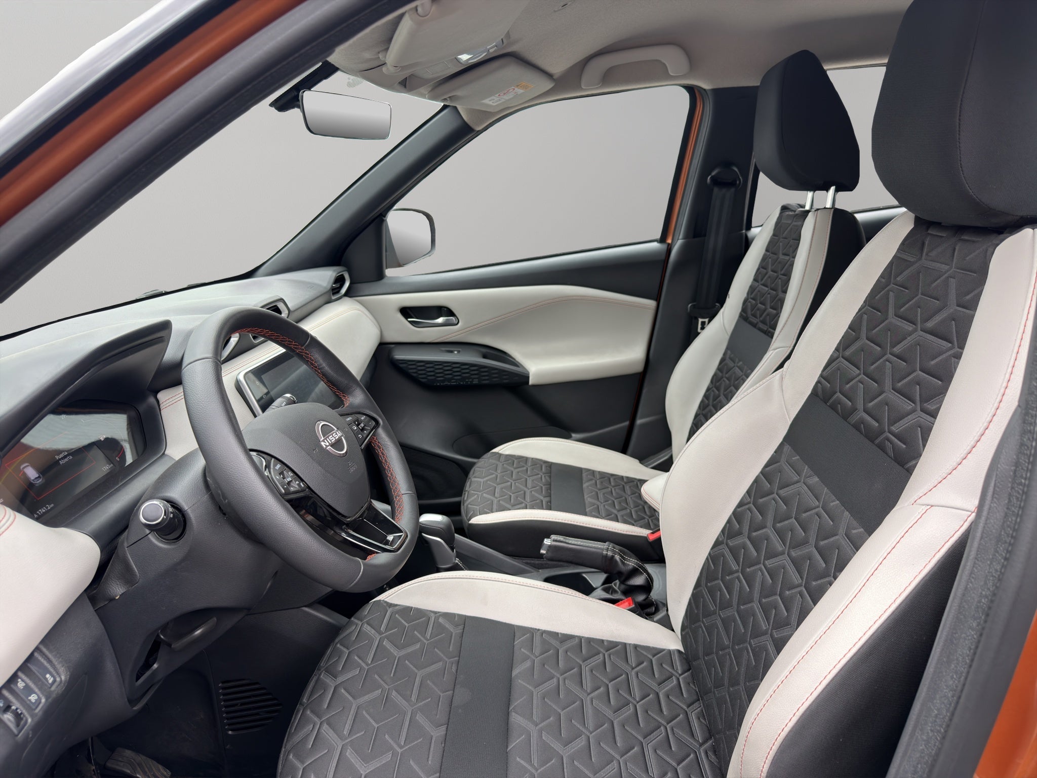 2025 Nissan Magnite VUD 5 pts. Exclusive, 1.0T, TM5, piel, RA-16