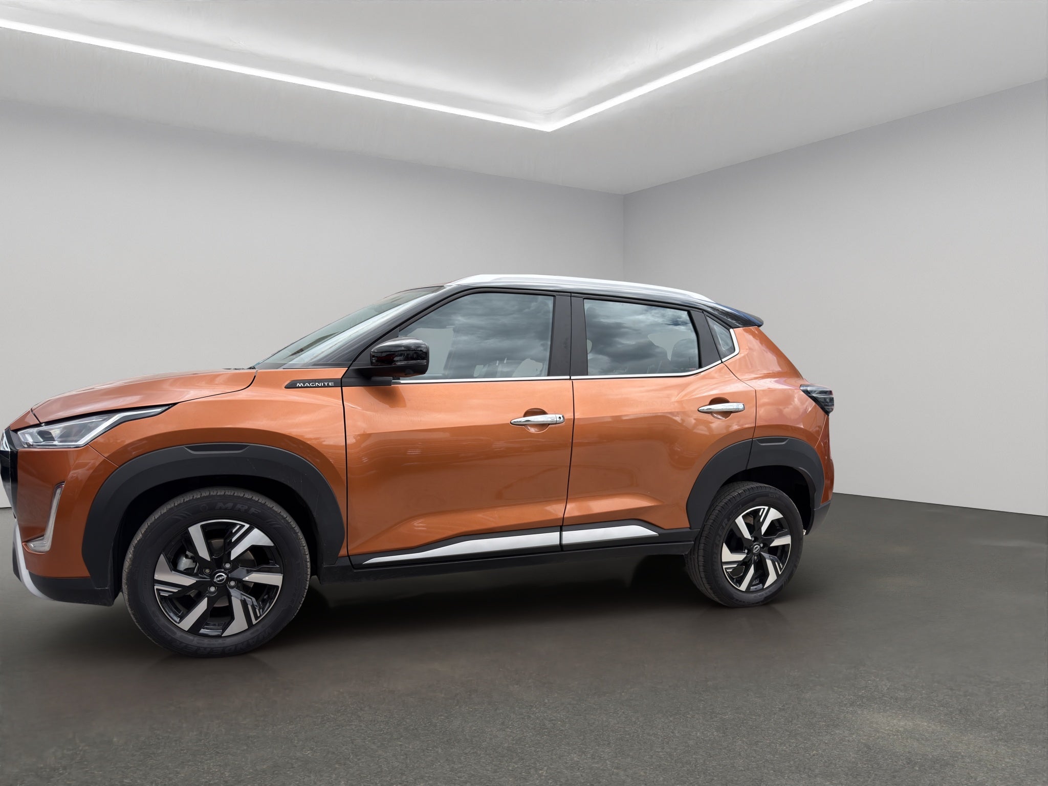 2025 Nissan Magnite VUD 5 pts. Exclusive, 1.0T, TM5, piel, RA-16