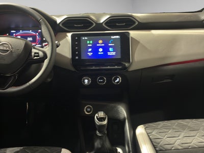 2025 Nissan Magnite VUD 5 pts. Exclusive, 1.0T, TM5, piel, RA-16