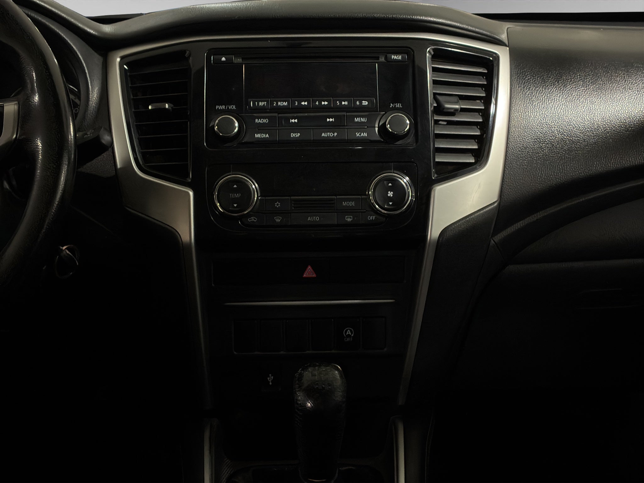 2023 Mitsubishi Comerciales L200 Pick-Up 4 pts. GLX, Doble Cab., 2.4TD, TM5, 4x4