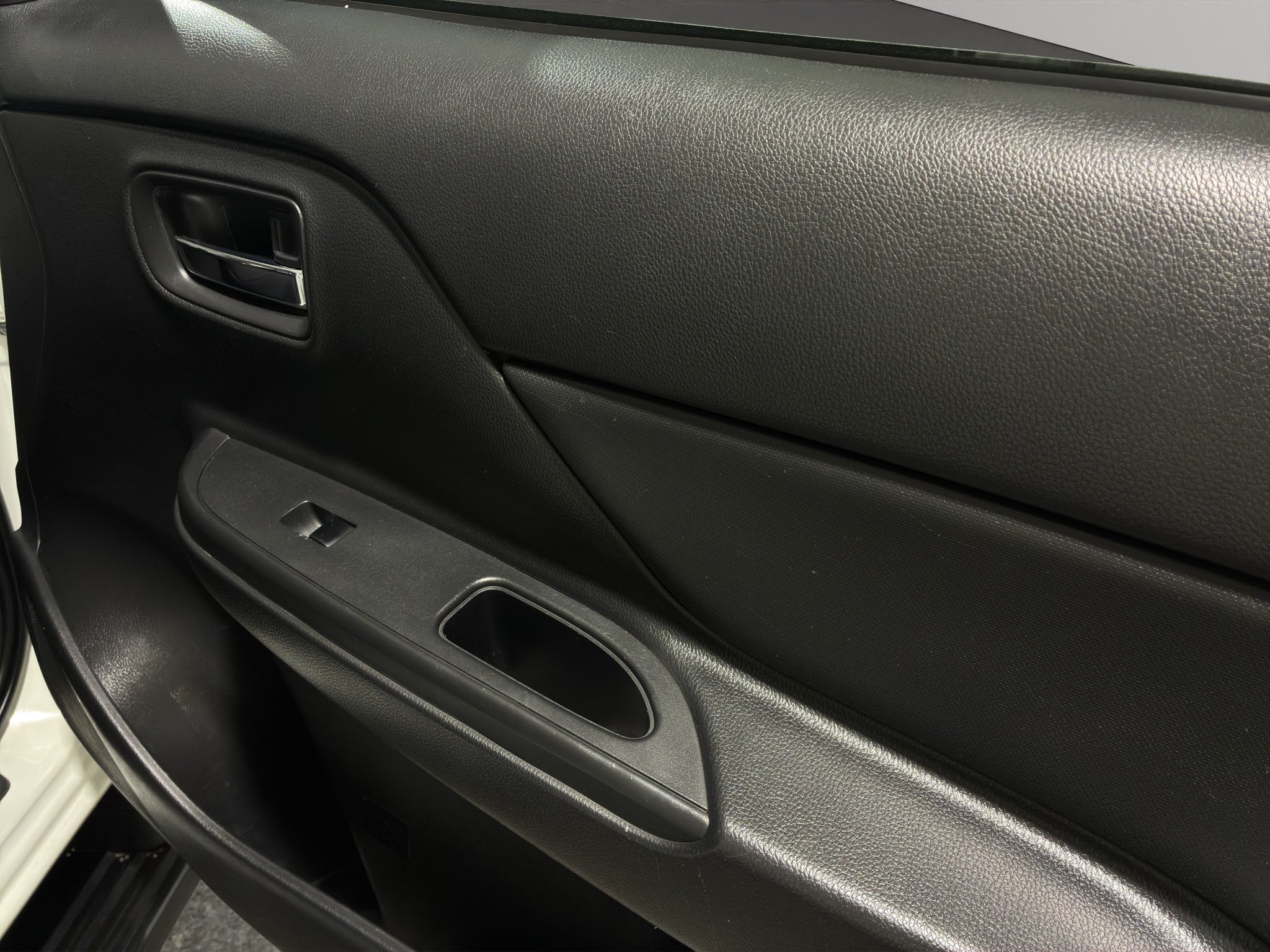 2023 Mitsubishi Comerciales L200 Pick-Up 4 pts. GLX, Doble Cab., 2.4TD, TM5, 4x4