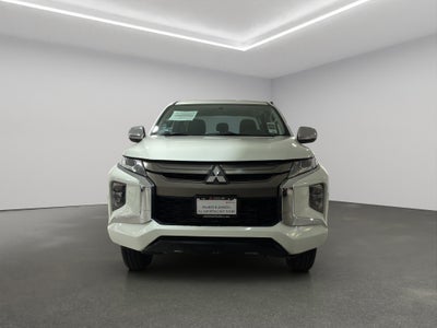 2023 Mitsubishi Comerciales L200 Pick-Up 4 pts. GLX, Doble Cab., 2.4TD, TM5, 4x4