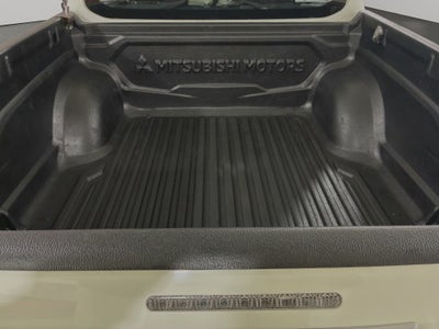 2023 Mitsubishi Comerciales L200 Pick-Up 4 pts. GLX, Doble Cab., 2.4TD, TM5, 4x4